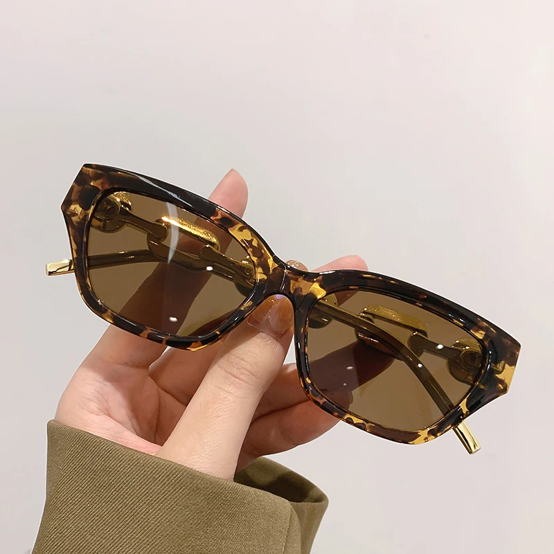 Kacamata Hitam Kasual Klasik u - Vintage Fashion Enthusiasts ulasan dan harga