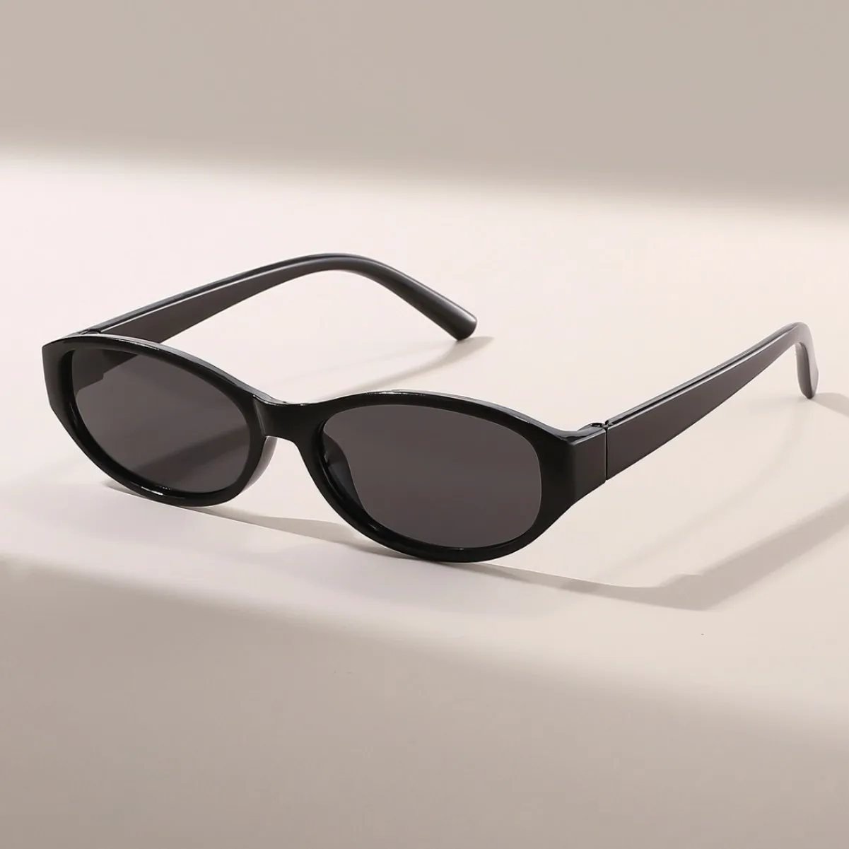 Kacamata Hitam Oval Bergaya Re - Vintage Fashion Enthusiasts ulasan dan harga